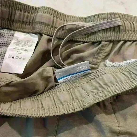 Columbia Brown/Tan Shorts with adjustable waist Size L Large - Picture 5 of 5